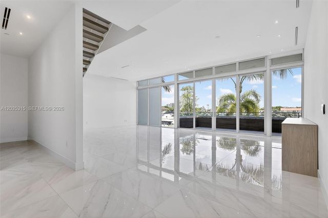 3750 Yacht Club Dr TH5, Aventura, FL 33180