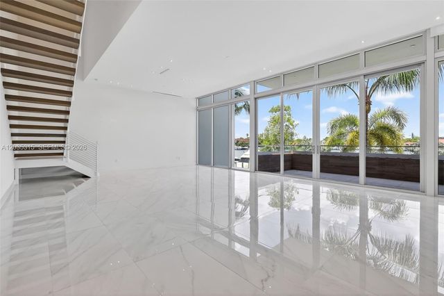3750 Yacht Club Dr TH5, Aventura, FL 33180