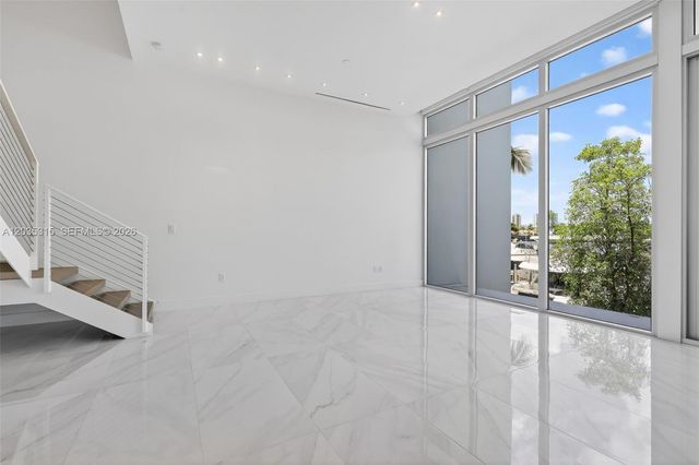 3750 Yacht Club Dr TH5, Aventura, FL 33180