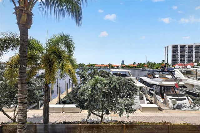 3750 Yacht Club Dr TH5, Aventura, FL 33180