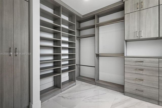 3750 Yacht Club Dr TH5, Aventura, FL 33180
