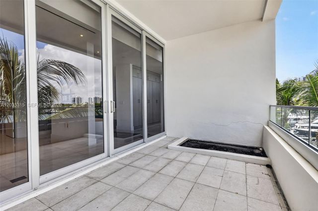 3750 Yacht Club Dr TH5, Aventura, FL 33180