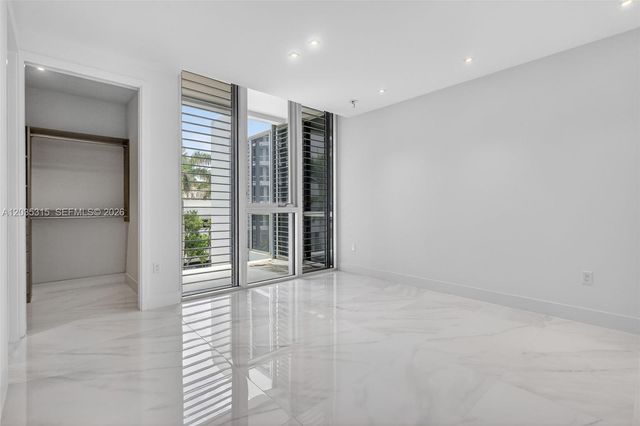 3750 Yacht Club Dr TH5, Aventura, FL 33180