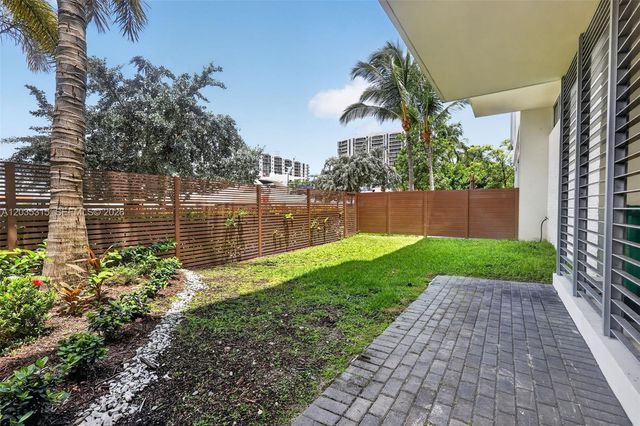 3750 Yacht Club Dr TH5, Aventura, FL 33180