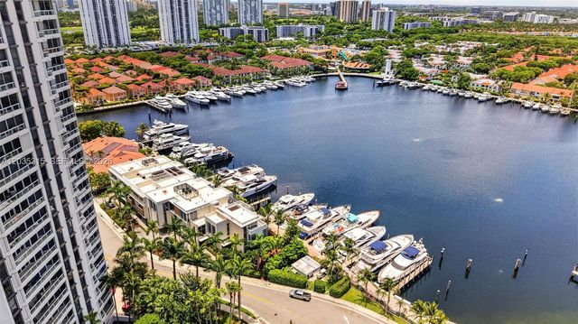 3750 Yacht Club Dr TH5, Aventura, FL 33180