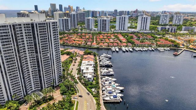 3750 Yacht Club Dr TH5, Aventura, FL 33180