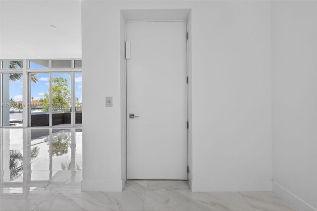 3750 Yacht Club Dr TH5, Aventura, FL 33180