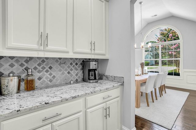 6 Lakeway Place, Simpsonville, SC 29681