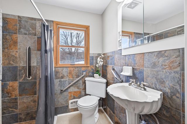 1790 Oakcrest Avenue, Roseville, MN 55113