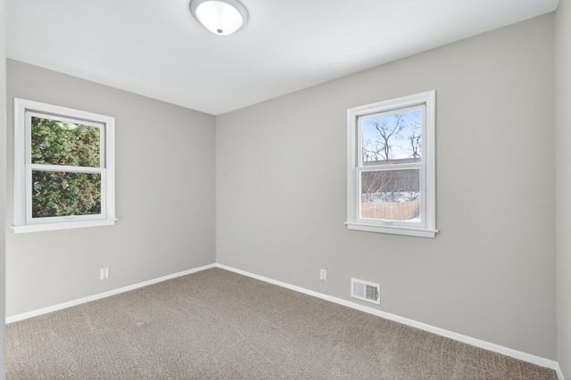 1790 Oakcrest Avenue, Roseville, MN 55113