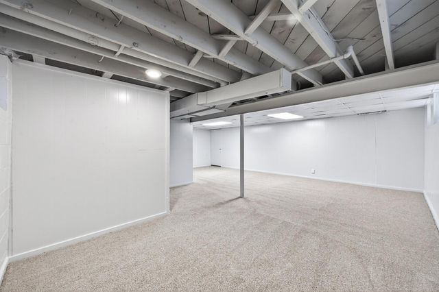 1790 Oakcrest Avenue, Roseville, MN 55113