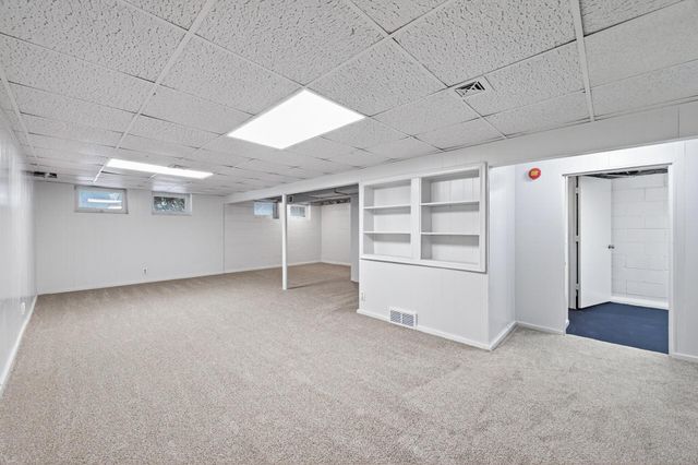 1790 Oakcrest Avenue, Roseville, MN 55113