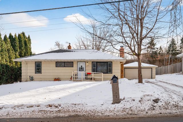 1790 Oakcrest Avenue, Roseville, MN 55113