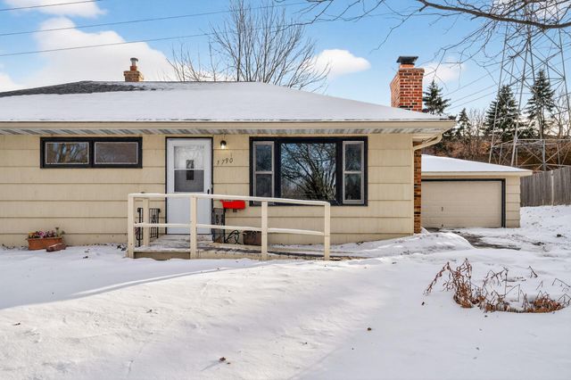 1790 Oakcrest Avenue, Roseville, MN 55113