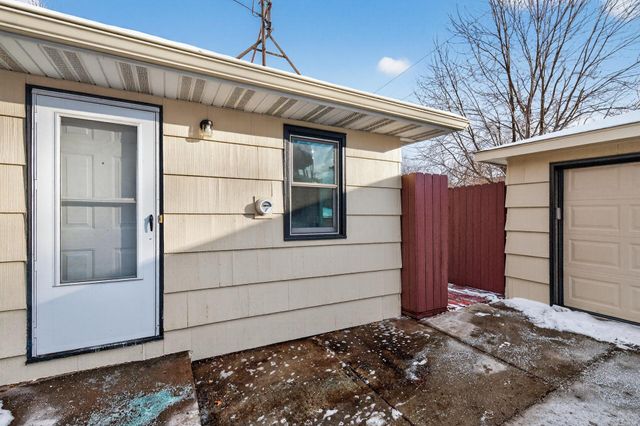 1790 Oakcrest Avenue, Roseville, MN 55113