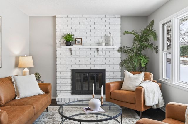 1790 Oakcrest Avenue, Roseville, MN 55113