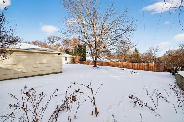 1790 Oakcrest Avenue, Roseville, MN 55113