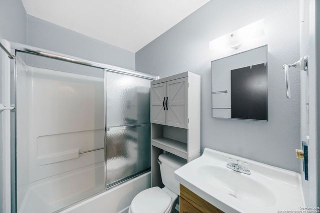 6022 Castle View Drive, San Antonio, TX 78218