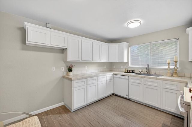 4405 34th St, Sacramento, CA 95820