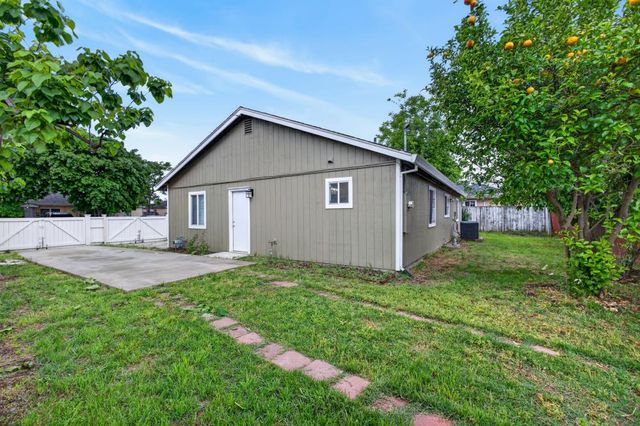 4405 34th St, Sacramento, CA 95820