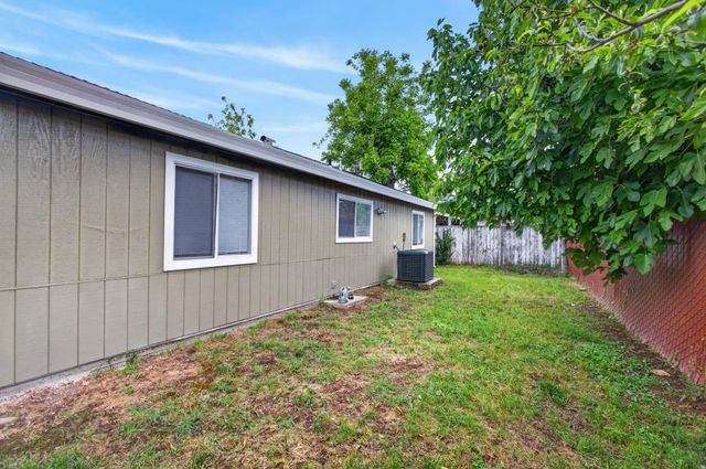 4405 34th St, Sacramento, CA 95820