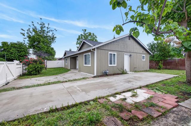 4405 34th St, Sacramento, CA 95820