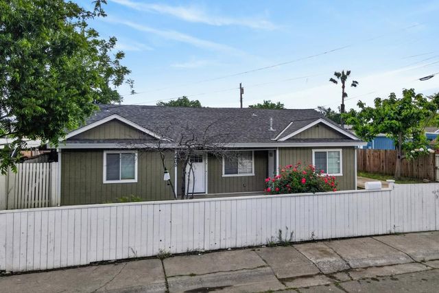 4405 34th St, Sacramento, CA 95820