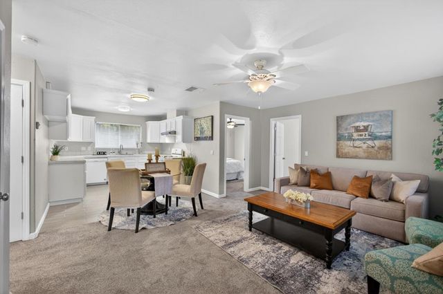 4405 34th St, Sacramento, CA 95820