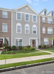 95 Woodlake Drive, Sayreville, NJ 08859