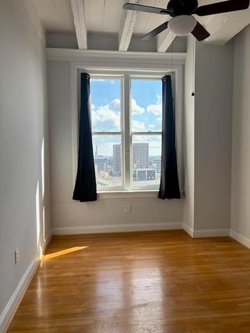 32 Peachtree NW Street 1506, Atlanta, GA 30303