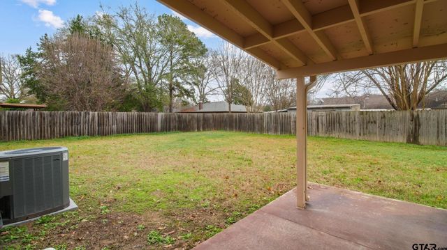 302 Shady Lane, Whitehouse, TX 75791