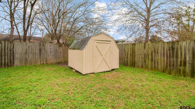 302 Shady Lane, Whitehouse, TX 75791