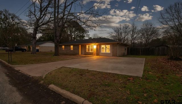 302 Shady Lane, Whitehouse, TX 75791