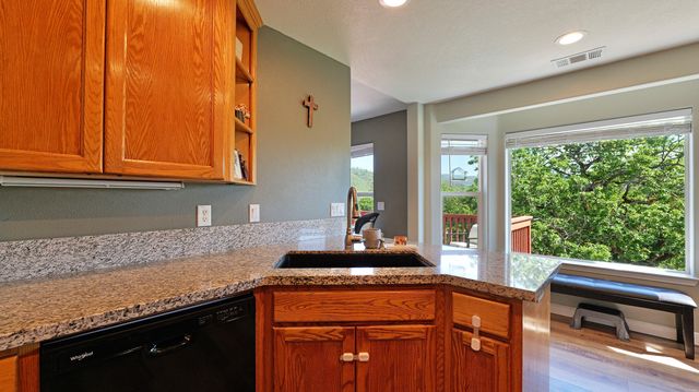 381 Pinetop Terrace, Shady Cove, OR 97539
