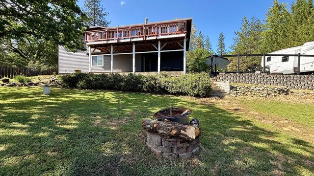 381 Pinetop Terrace, Shady Cove, OR 97539