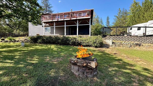 381 Pinetop Terrace, Shady Cove, OR 97539