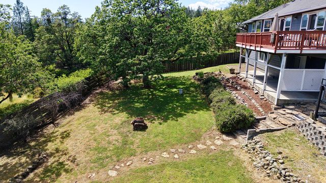 381 Pinetop Terrace, Shady Cove, OR 97539