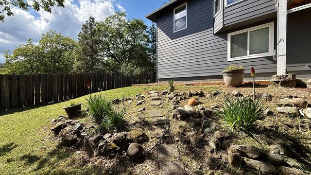 381 Pinetop Terrace, Shady Cove, OR 97539