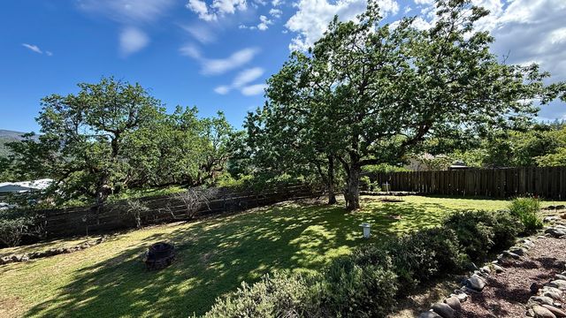 381 Pinetop Terrace, Shady Cove, OR 97539