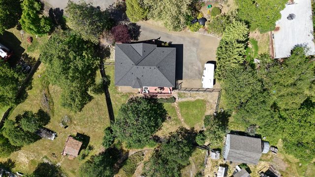 381 Pinetop Terrace, Shady Cove, OR 97539