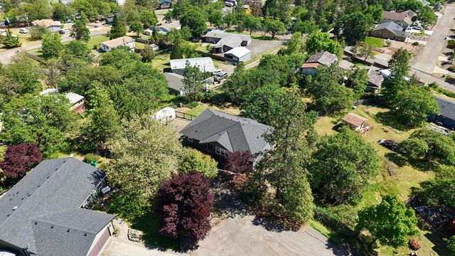 381 Pinetop Terrace, Shady Cove, OR 97539