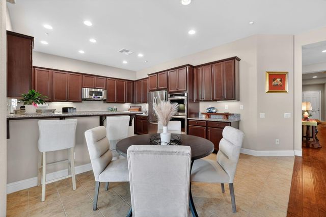 2151 Langtree Dr, Roseville, CA 95747