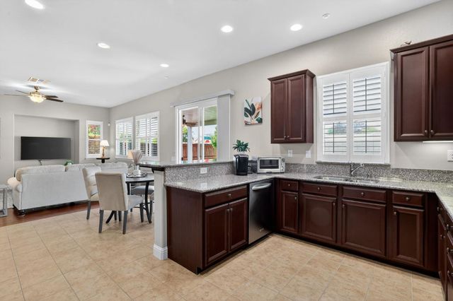 2151 Langtree Dr, Roseville, CA 95747