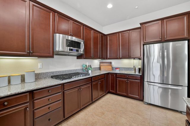 2151 Langtree Dr, Roseville, CA 95747