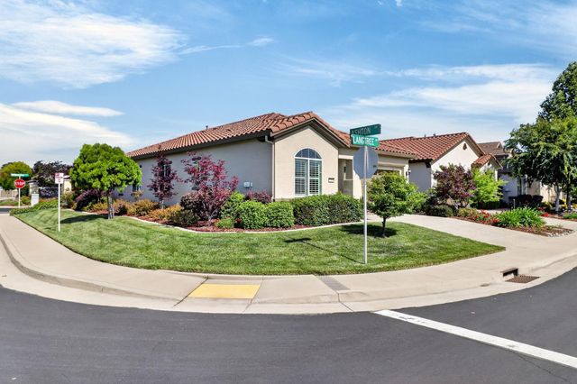 2151 Langtree Dr, Roseville, CA 95747