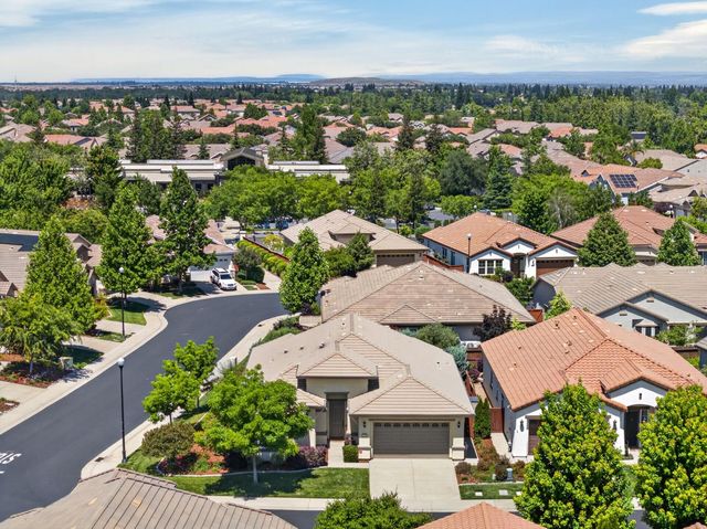2151 Langtree Dr, Roseville, CA 95747