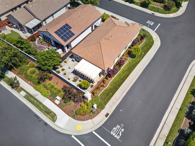 2151 Langtree Dr, Roseville, CA 95747