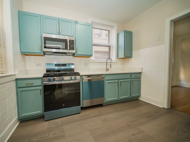 1260 W Columbia Avenue 2, Chicago, IL 60626