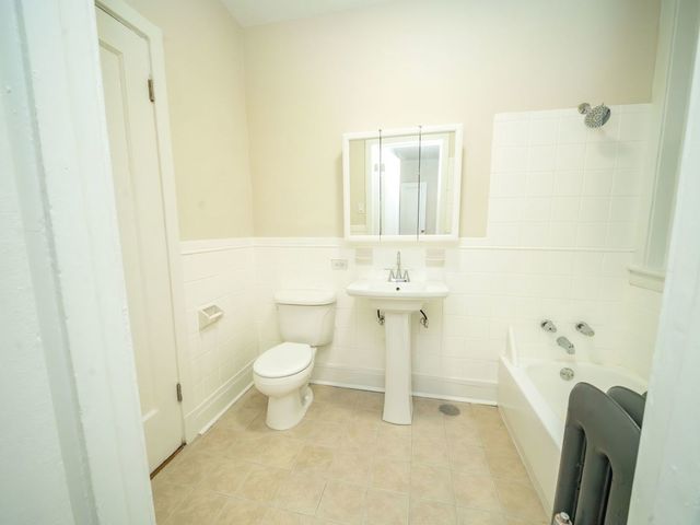 1260 W Columbia Avenue 2, Chicago, IL 60626