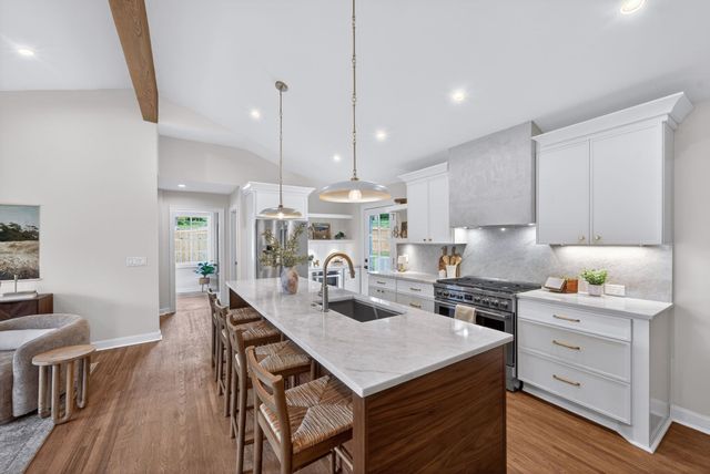 366 Barrywood Dr, Nashville, TN 37211